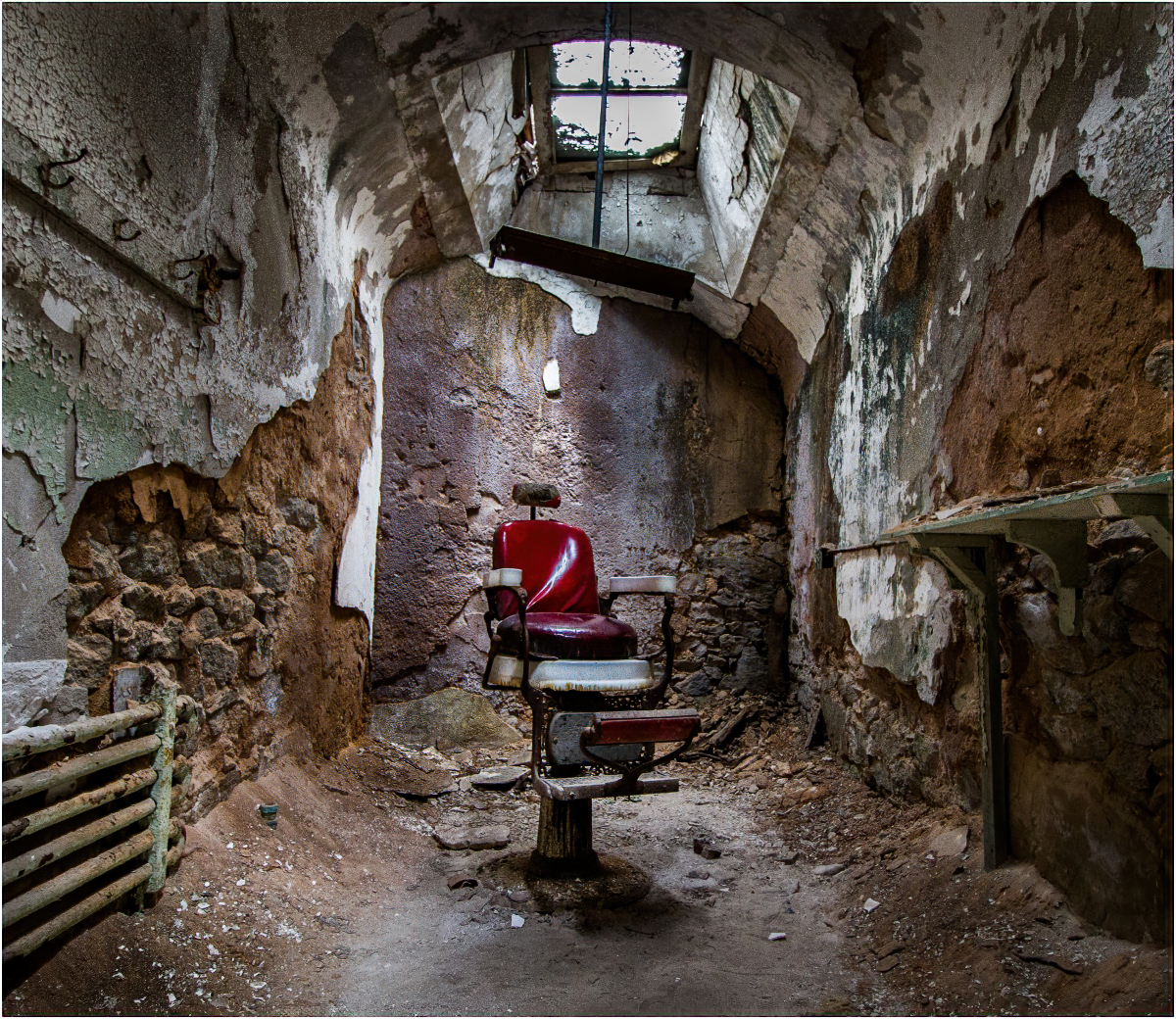 November 2022 Assigned Subject - Mirek Nowak - Waiting For the Next Customer