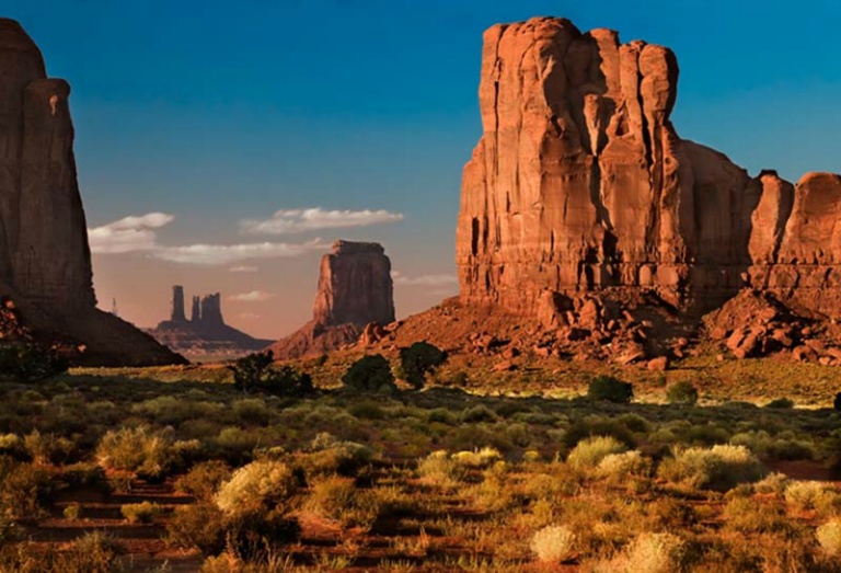 September 2006 Projected Image - Bob Kane - Monument Valley near Sunset